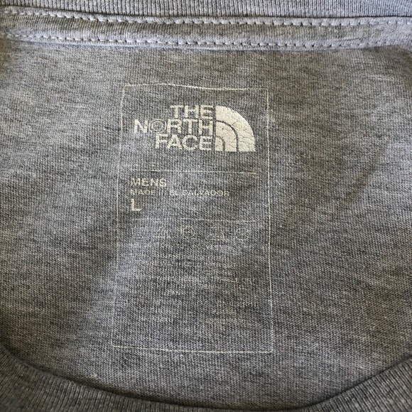 North Face Tee - Picture 3 of 3